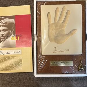 Mohammed Ali A Silkroadgifts hand print